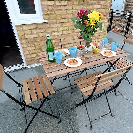 2 Bed Terraced Flat Piccadilly Line Lejlighed London Eksteriør billede