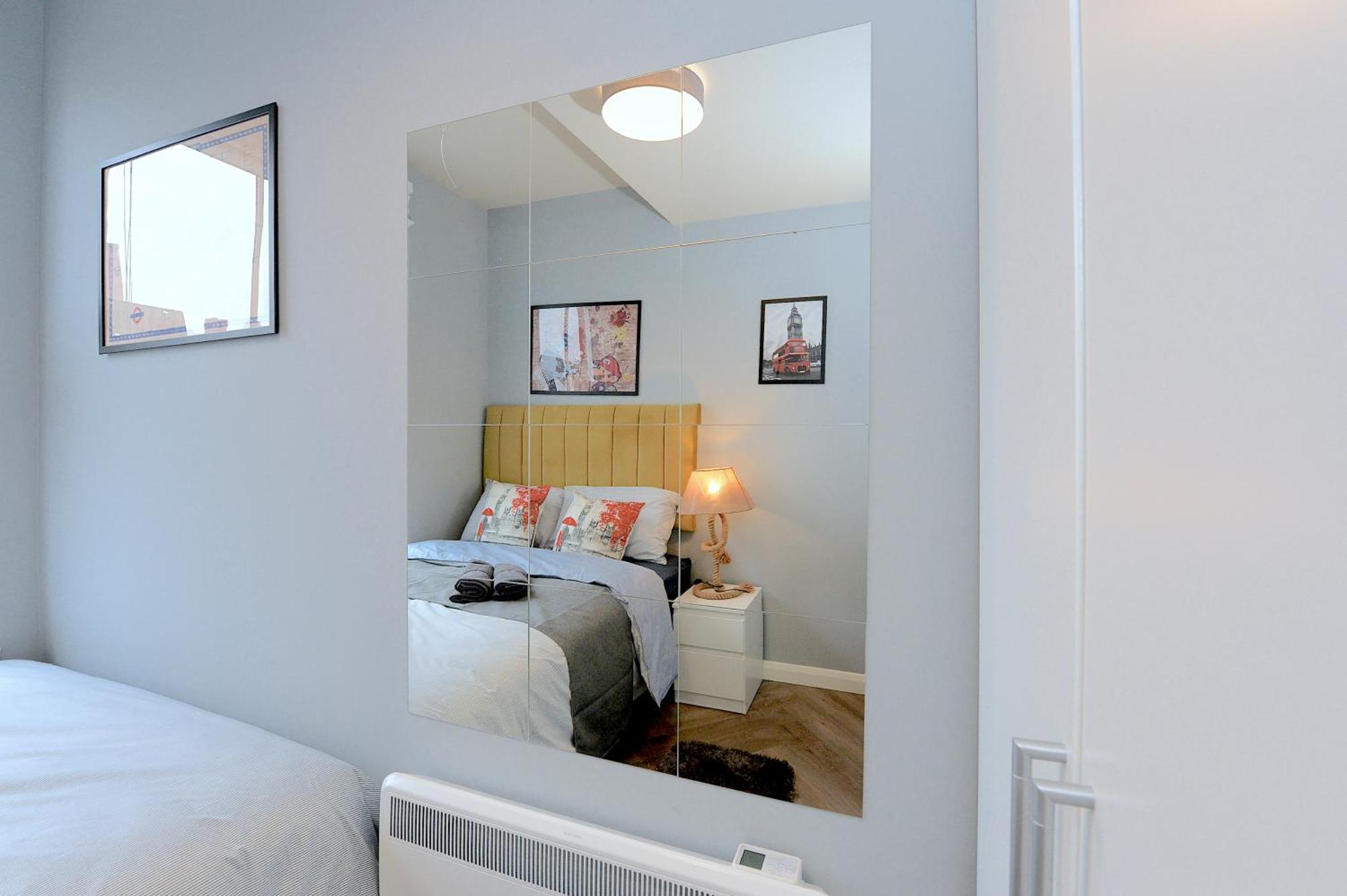 2 Bed Terraced Flat Piccadilly Line Lejlighed London Eksteriør billede