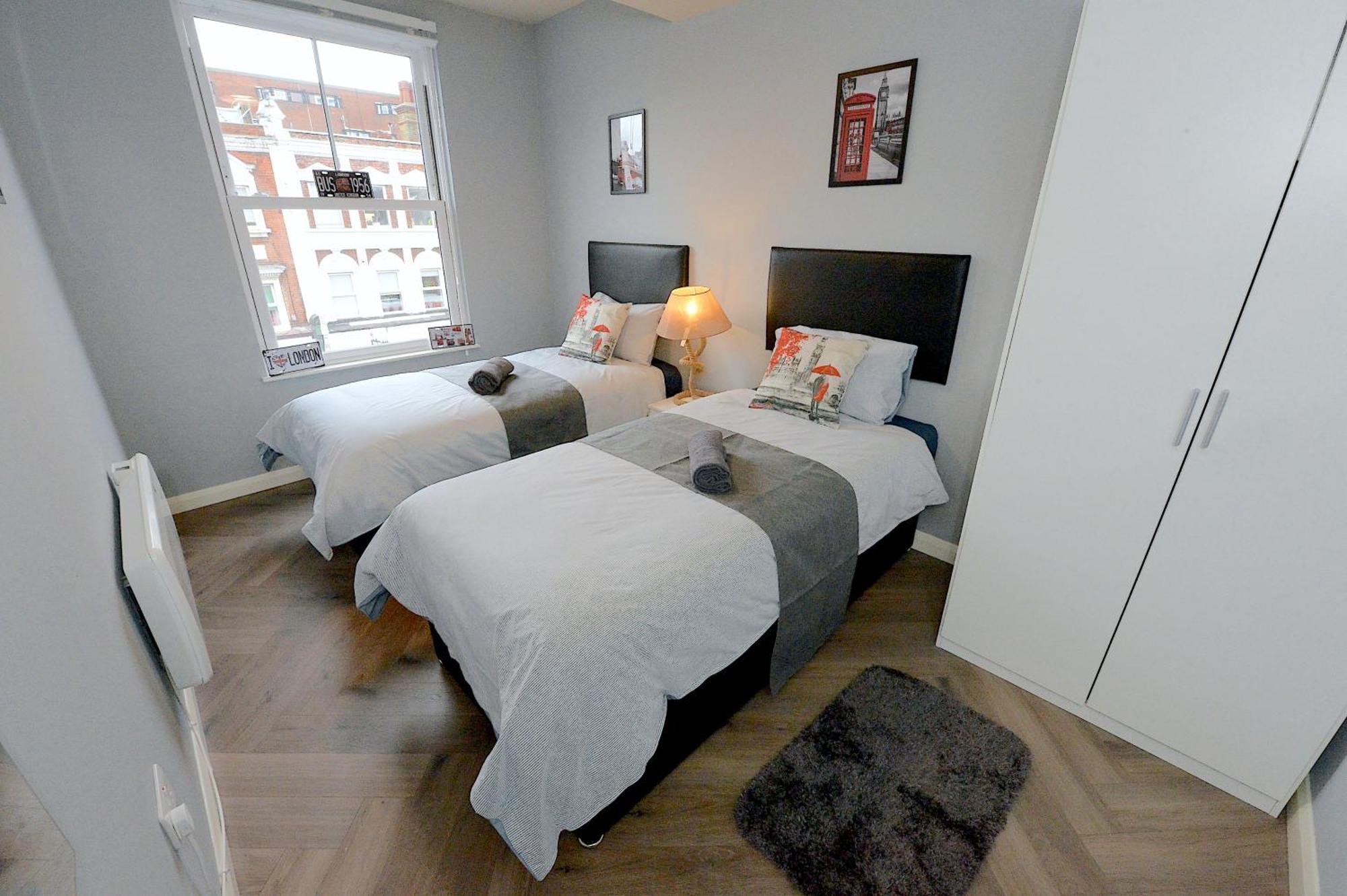 2 Bed Terraced Flat Piccadilly Line Lejlighed London Eksteriør billede