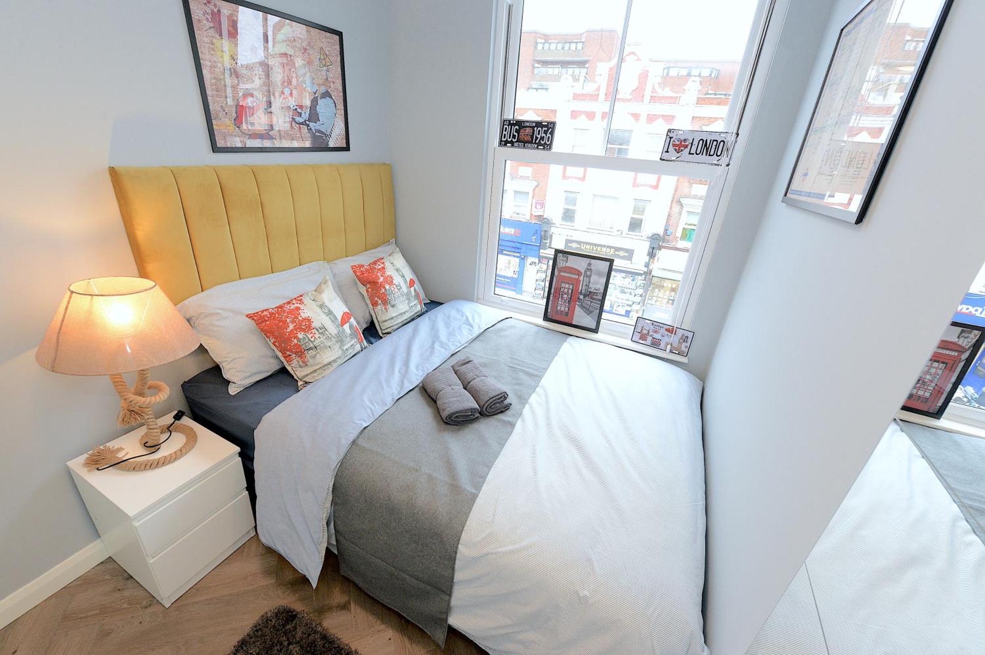 2 Bed Terraced Flat Piccadilly Line Lejlighed London Eksteriør billede